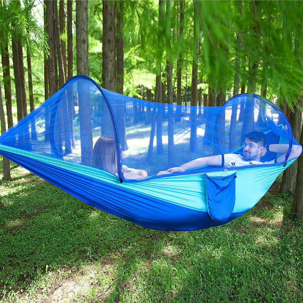 Fully automatic, self-opening hammock with mosquito net - Forward